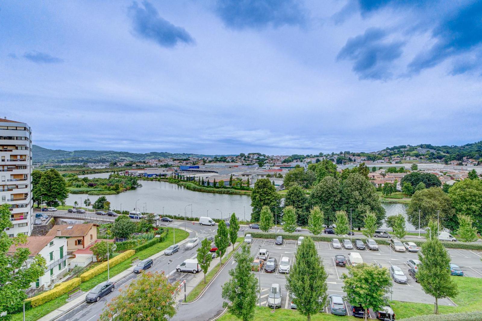 Luminoso Atico Con Terraza, Irun, Parking, 4Pax Apartment Luaran gambar