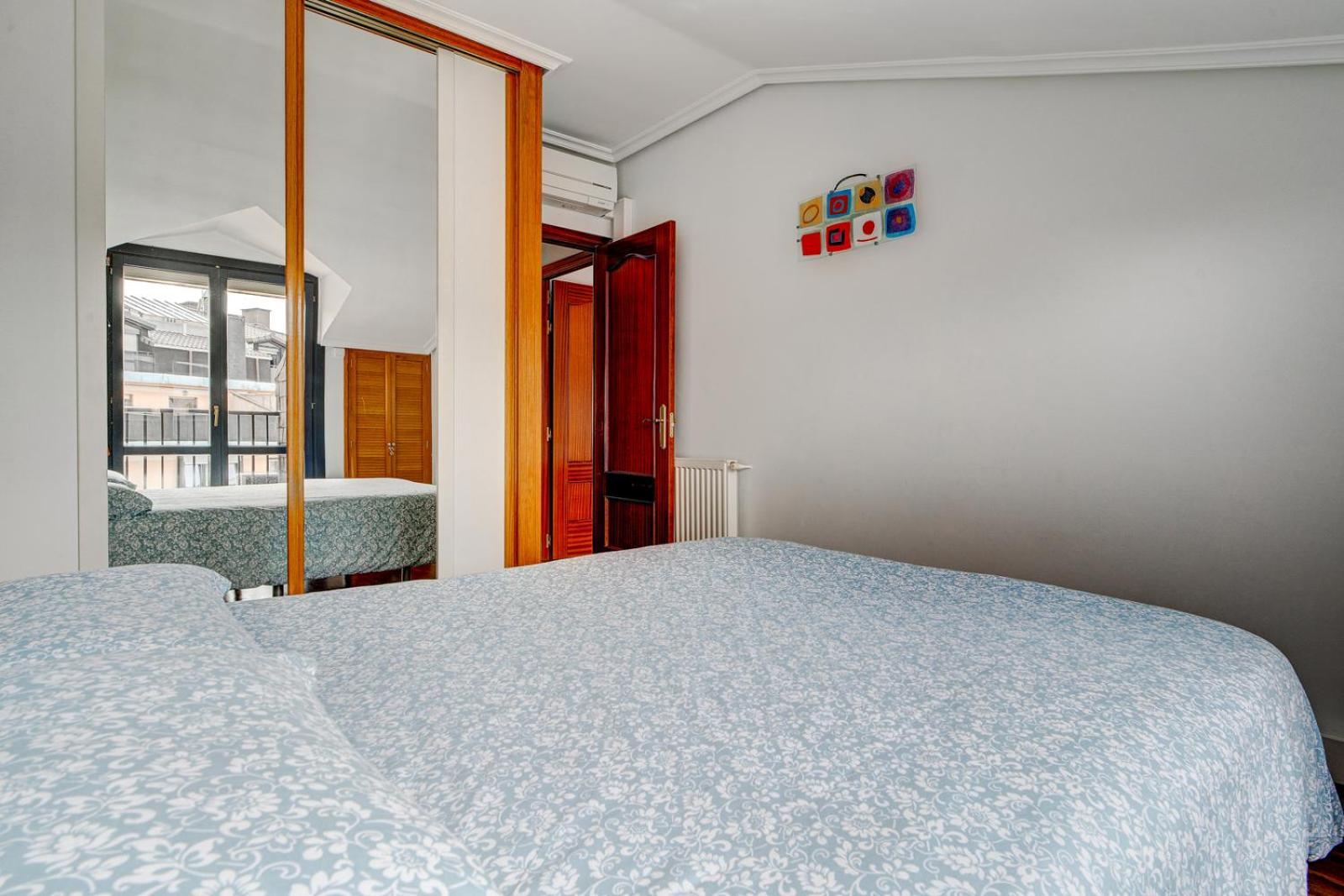 Luminoso Atico Con Terraza, Irun, Parking, 4Pax Apartment Luaran gambar