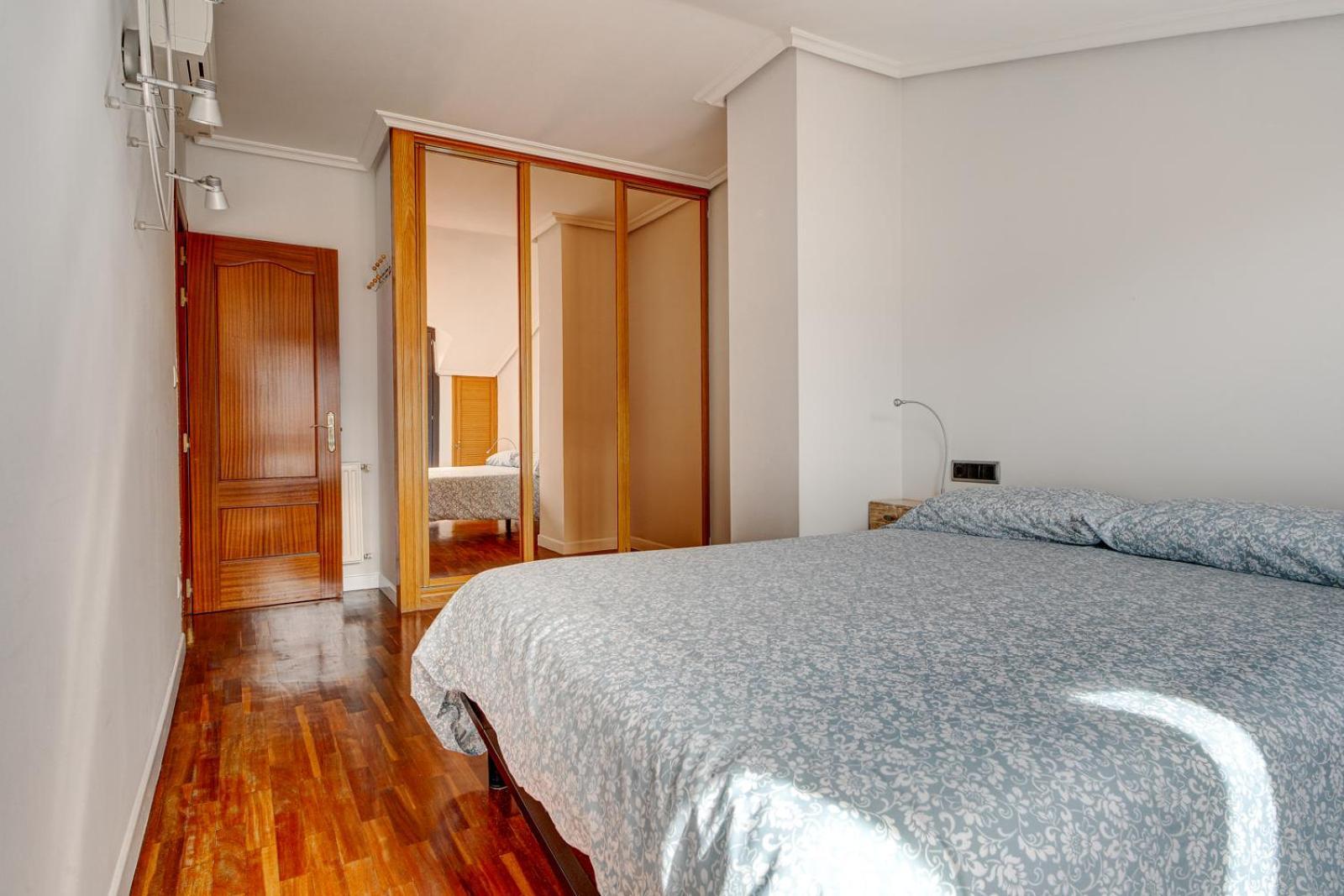 Luminoso Atico Con Terraza, Irun, Parking, 4Pax Apartment Luaran gambar